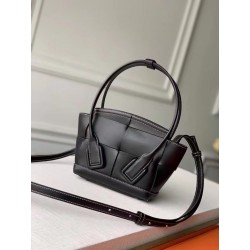 Bottega Veneta Mini Arco Bag In Black Intrecciato Calfskin 827