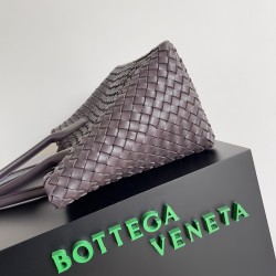 Bottega Veneta Medium Cabat Bag In Fondant Intrecciato Lambskin 894