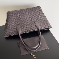 Bottega Veneta Medium Cabat Bag In Fondant Intrecciato Lambskin 894