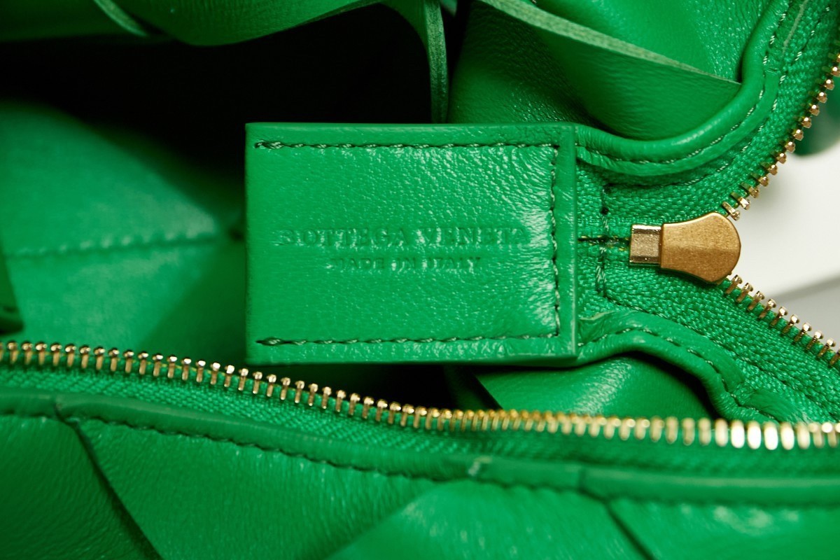 Bottega Veneta Mini Cassette Camera Bag In Parakeet Lambskin 064