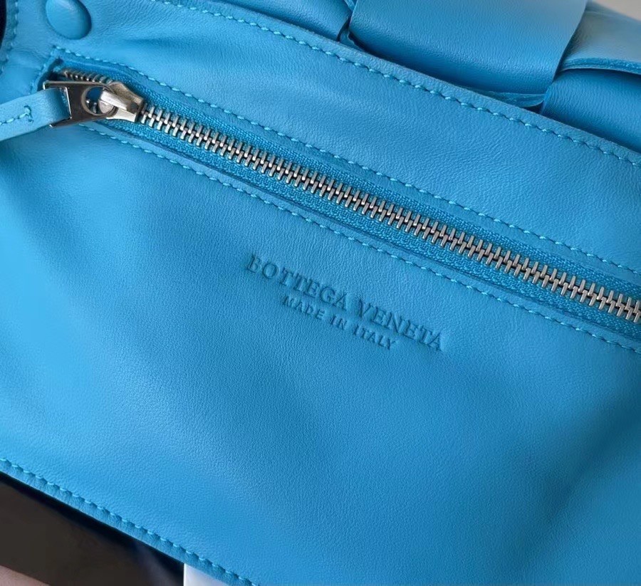 Bottega Veneta Cassett Bag In Mallard Intrecciato Lambskin 174