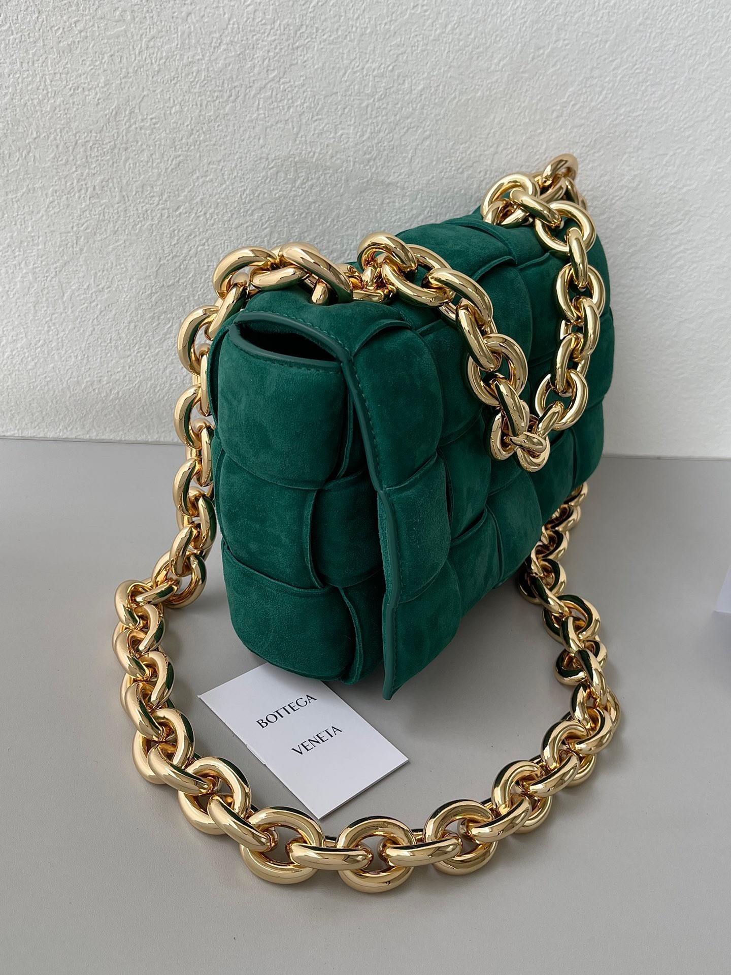 Bottega Veneta Chain Cassette Bag In Emerald Green Suede 501