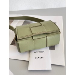 Bottega Veneta Candy Cassette Bag In Travertine Lambskin 530