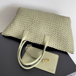 Bottega Veneta Large Cabat Bag In Travertine Intrecciato Lambskin 636