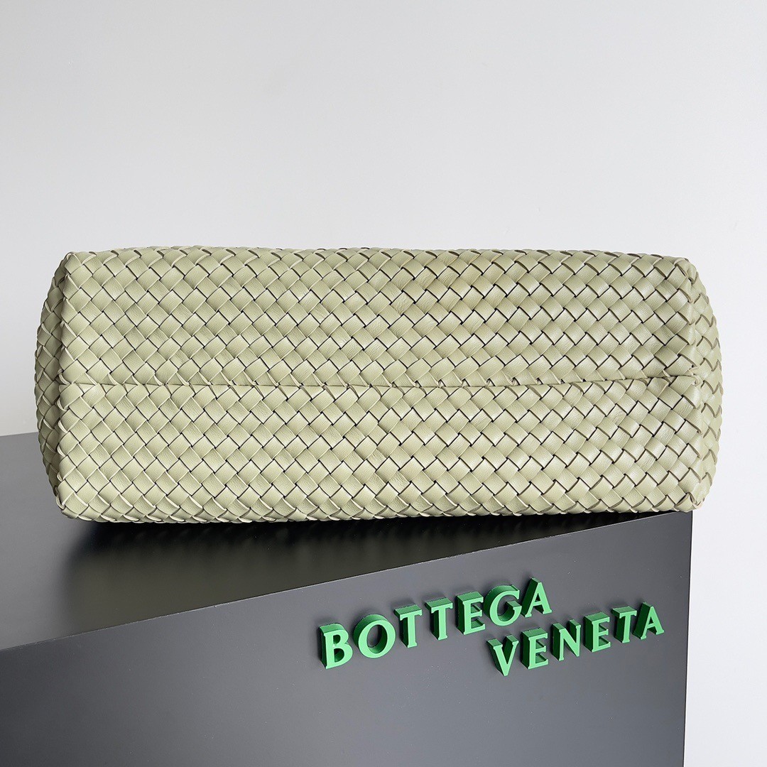 Bottega Veneta Large Cabat Bag In Travertine Intrecciato Lambskin 636