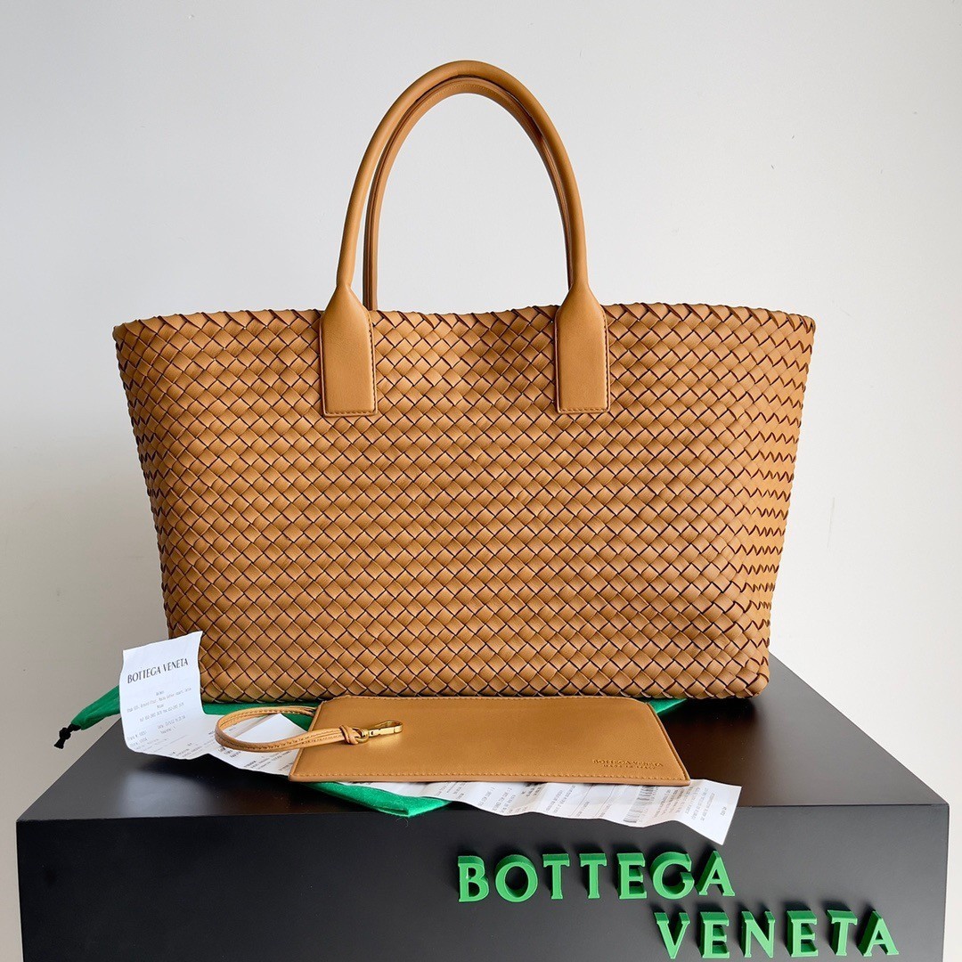 Bottega Veneta Medium Cabat Bag In Caramel Intrecciato Lambskin 715