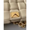 Bottega Veneta Chain Cassette Bag In Porridge Lambskin 814