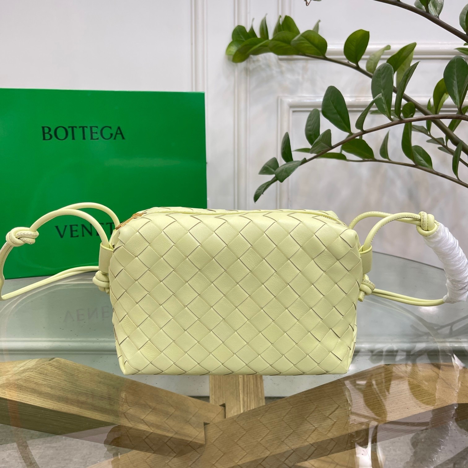 Bottega Veneta Loop Small Bag In Lantern Intrecciato Lambskin 861