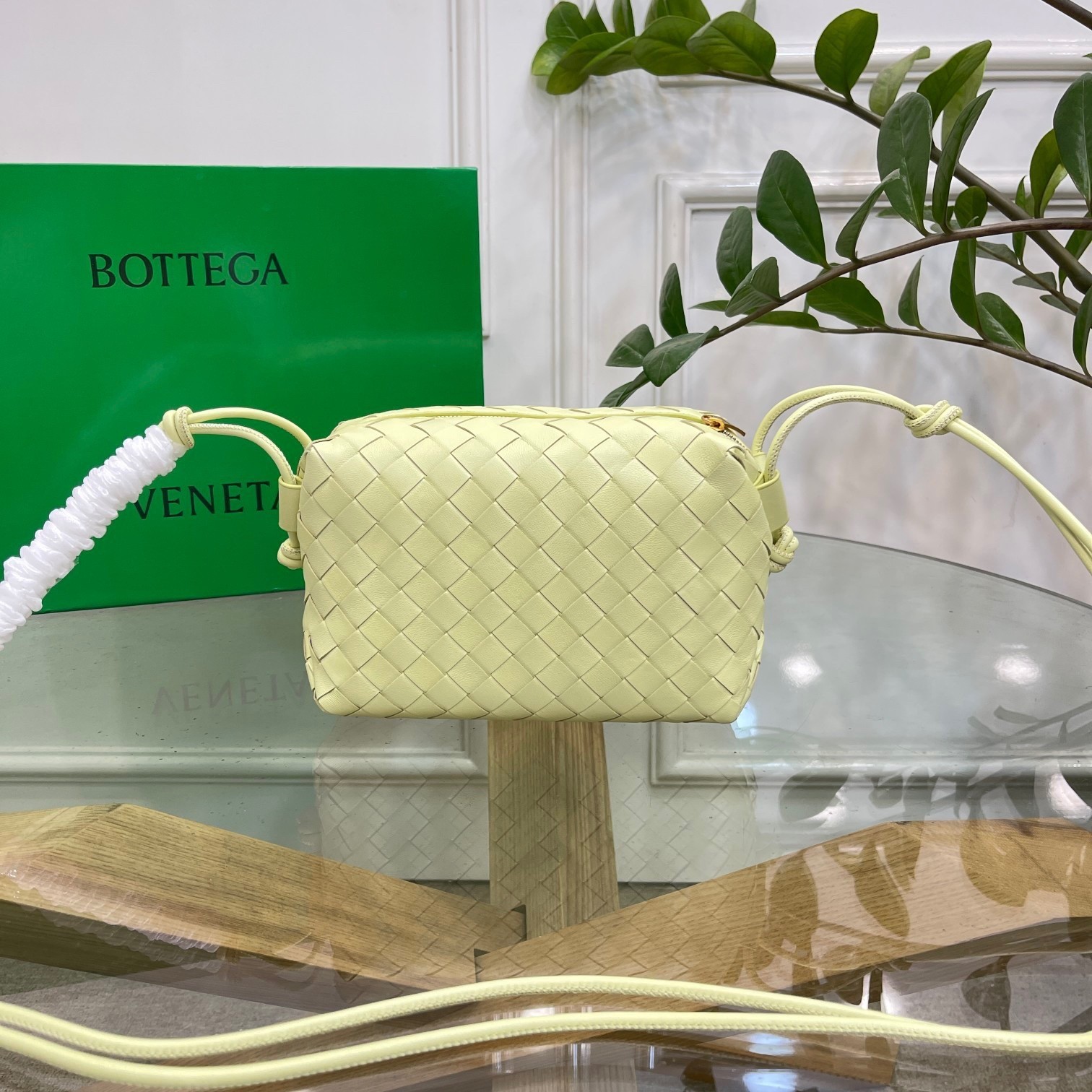 Bottega Veneta Loop Small Bag In Lantern Intrecciato Lambskin 861