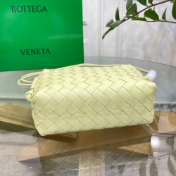 Bottega Veneta Loop Small Bag In Lantern Intrecciato Lambskin 861