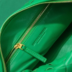 Bottega Veneta BV Jodie Teen Bag In Green Intrecciato Leather 898