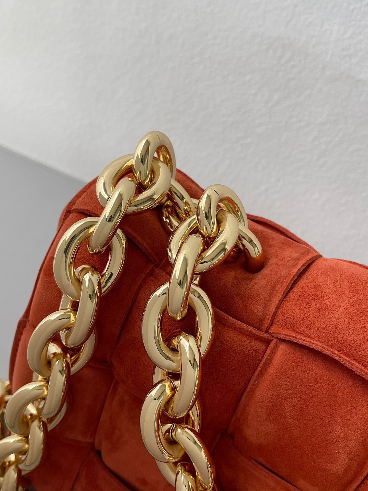 Bottega Veneta Chain Cassette Bag In Maple Suede 091