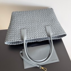 Bottega Veneta Cabat Medium Bag In Thunder Intrecciato Lambskin 264