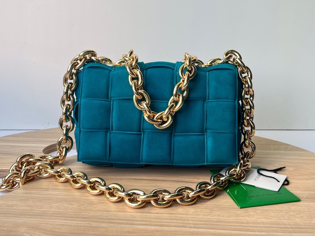 Bottega Veneta Chain Cassette Bag In Blaster Suede 445