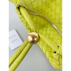 Bottega Veneta Turn Bag In Acid Kiwi Intrecciato Lambskin 940