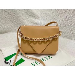 Bottega Veneta Mount Medium Envelope Bag In Almond Calfskin 969