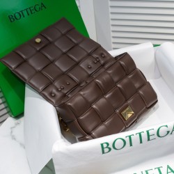 Bottega Veneta Chain Cassette Bag In Fondant Lambskin 684