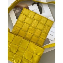 Bottega Veneta Cassett Bag In Yellow Wrinkled Calfskin 135