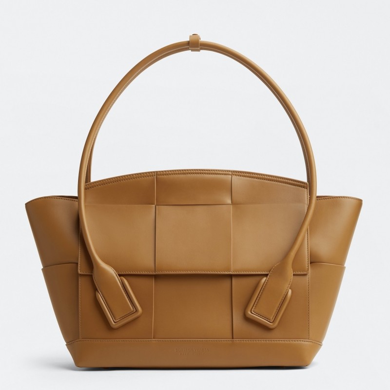 Bottega Veneta Arco Medium Bag In Caramel Intrecciato Calfskin 376