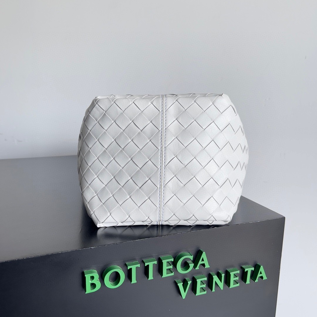 Bottega Veneta Small Flip Flap Bag in White Intrecciato Lambskin 340