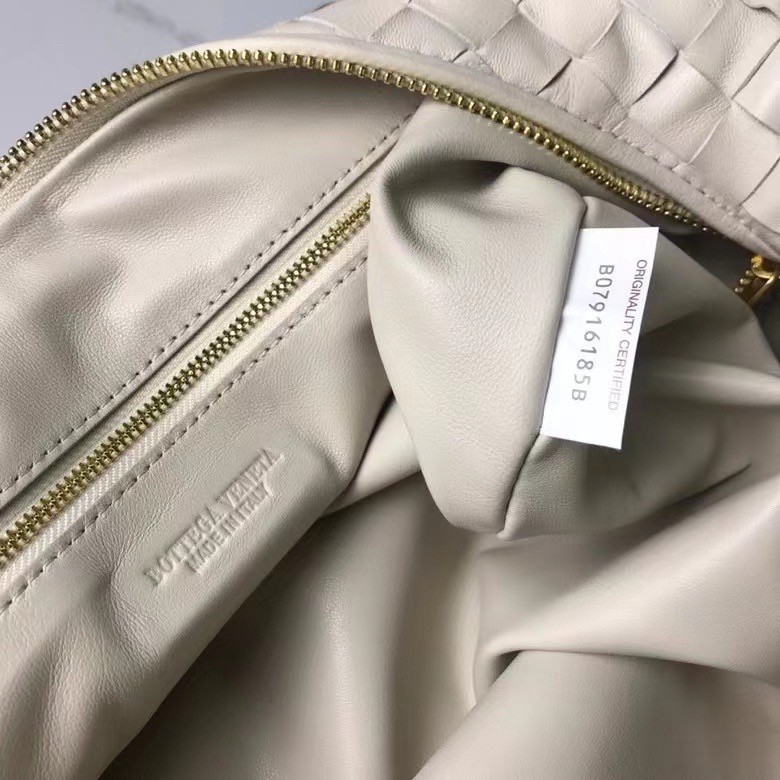 Bottega Veneta BV Jodie Small Bag In White Intrecciato Leather 299