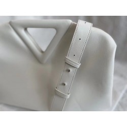 Bottega Veneta Medium Point Top Handle Bag In White Leather 352