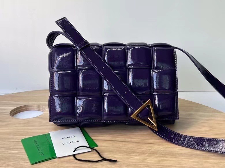 Bottega Veneta Padded Cassette Bag In Raisin Deerskin 072