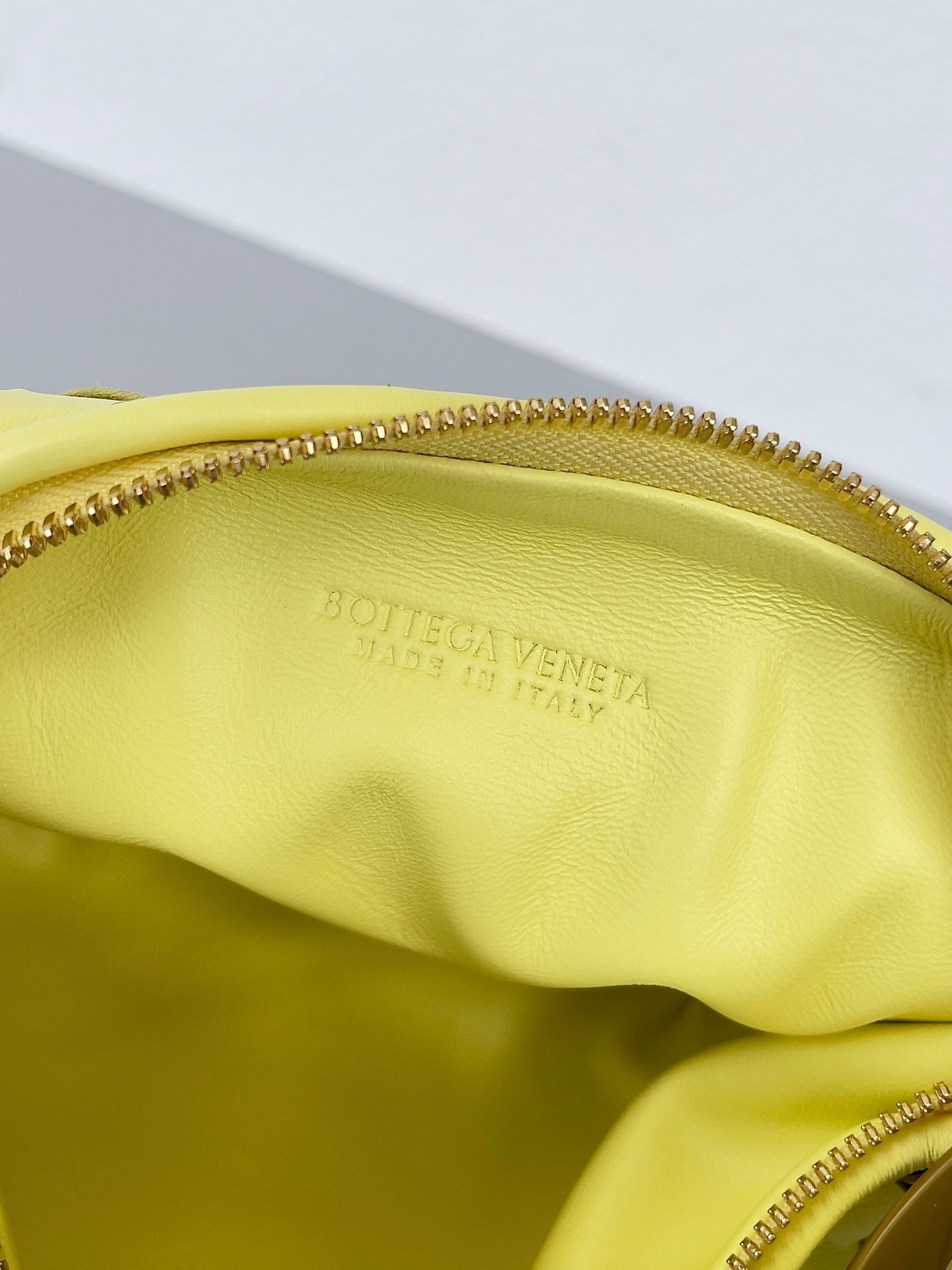 Bottega Veneta BV Jodie Mini Bag In Lantern Intrecciato Lambskin 076