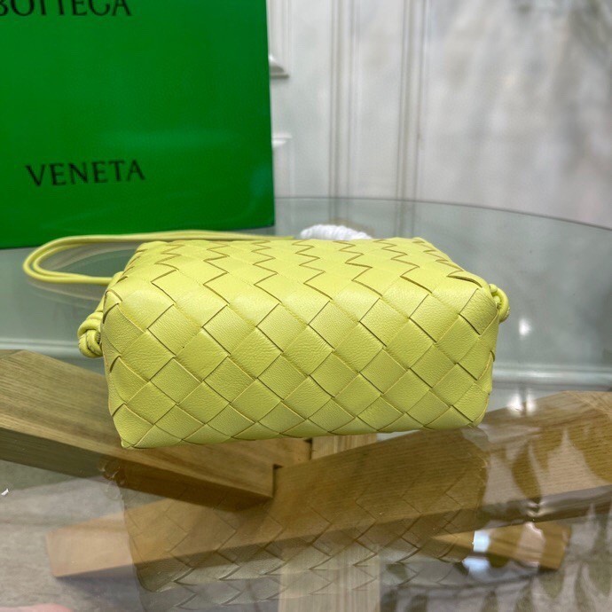 Bottega Veneta Loop Mini Bag In Kiwi Intrecciato Lambskin 104