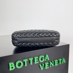 Bottega Veneta Knot Minaudiere Clutch In Black Intrecciato Lambskin 933