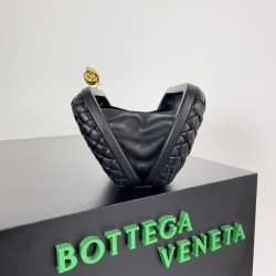 Bottega Veneta Knot Minaudiere Clutch In Black Intrecciato Lambskin 933