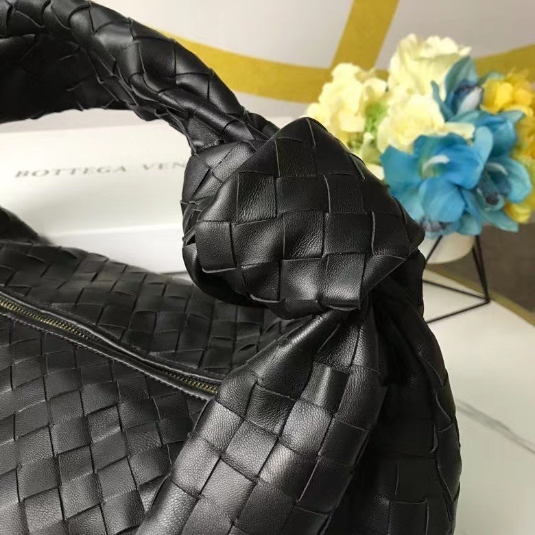 Bottega Veneta BV Jodie Small Bag In Black Intrecciato Leather 668