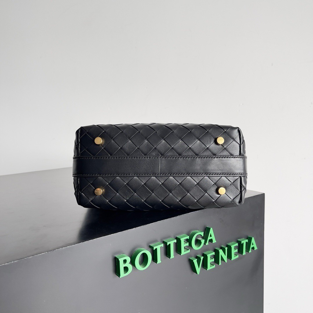 Bottega Veneta Mini Wallace Bag in Black Intrecciato Calfskin 873