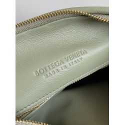 Bottega Veneta Gemelli Medium Bag in Travertine Intrecciato Lambskin 603