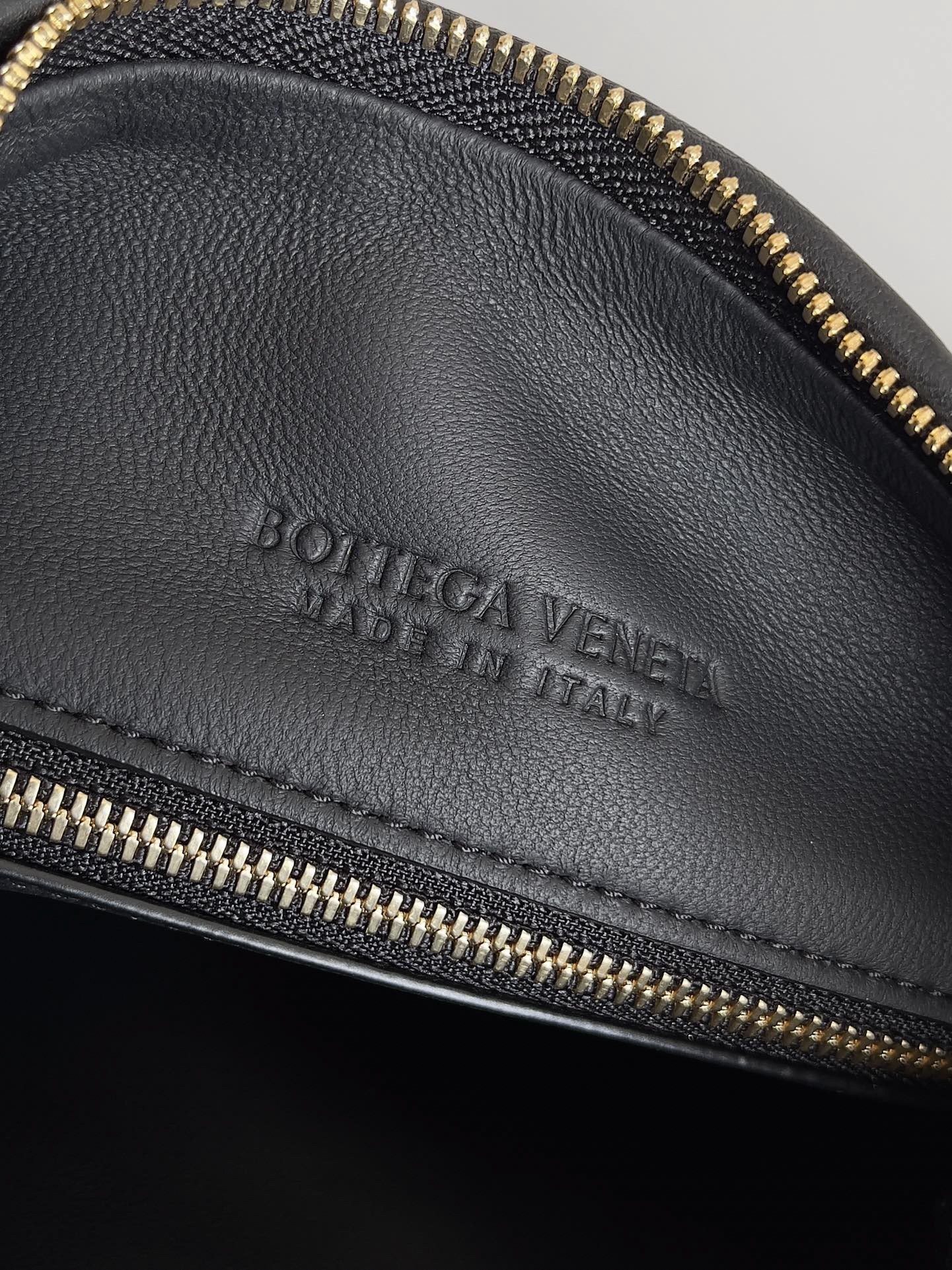 Bottega Veneta Gemelli Medium Bag in Black Intrecciato Lambskin 742