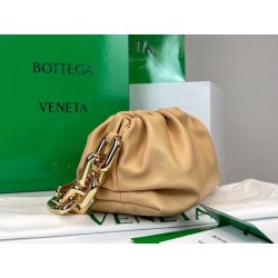 Bottega Veneta The Chain Pouch Bag In Beige Calfskin 765