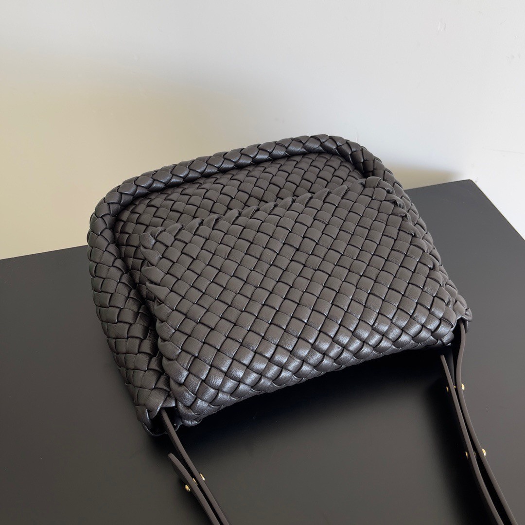 Bottega Veneta Cobble Small Bag in Fondant Intrecciato Leather 614