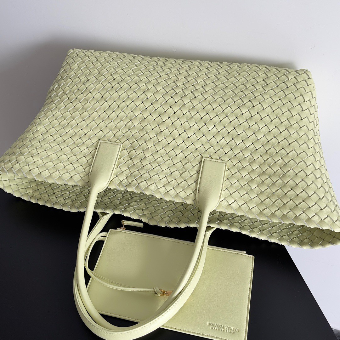 Bottega Veneta Large Cabat Bag In Zest Washed Intrecciato Lambskin 821