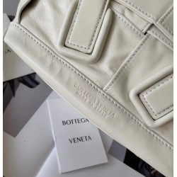 Bottega Veneta Mini Arco Bag In White Intrecciato Leather 901