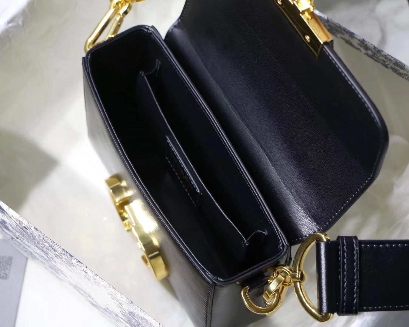 Dior 30 Montaigne Box Bag In Black Lambskin 249