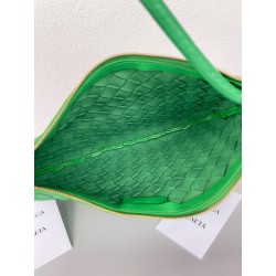 Bottega Veneta Turn Bag In Green Intrecciato Lambskin 920