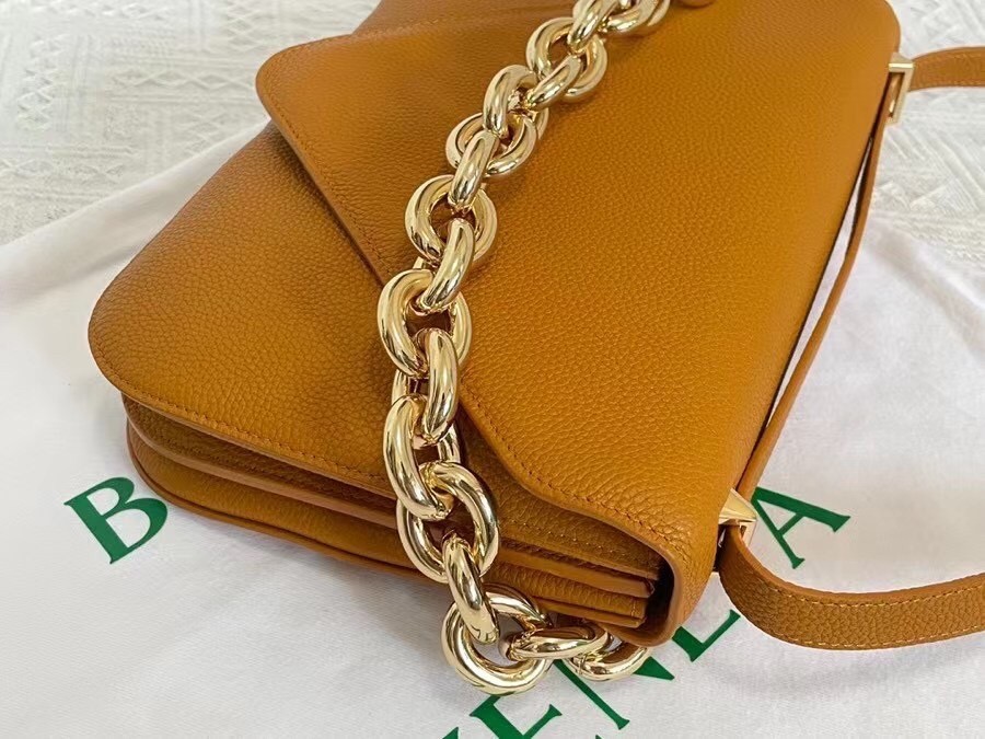 Bottega Veneta Mount Medium Envelope Bag In Cob Leather 267