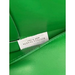 Bottega Veneta Arco Small Tote In Raintree Intrecciato Lambskin 002