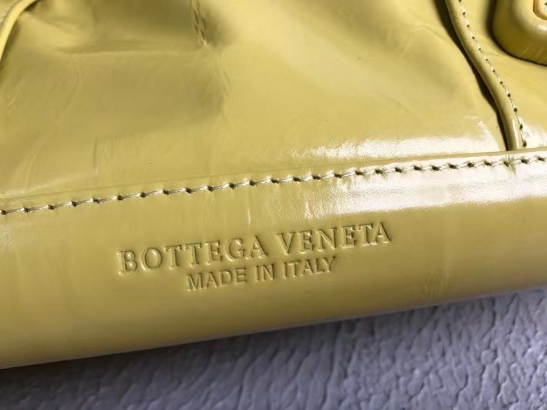 Bottega Veneta Arco Medium Bag In Mirabelle Intrecciato Leather 437