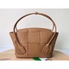 Bottega Veneta Arco Medium Bag In Caramel Grained Leather 541