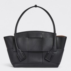 Bottega Veneta Arco Medium Bag In Black Grained Leather 568