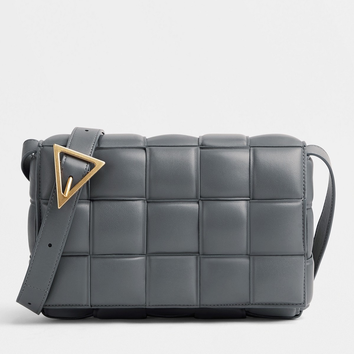 Bottega Veneta Padded Cassette Bag In Thunder Lambskin 081