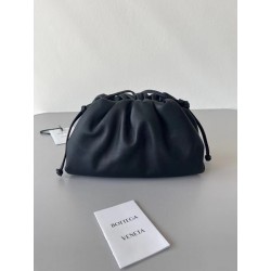 Bottega Veneta Mini Pouch In Black Calfskin 197