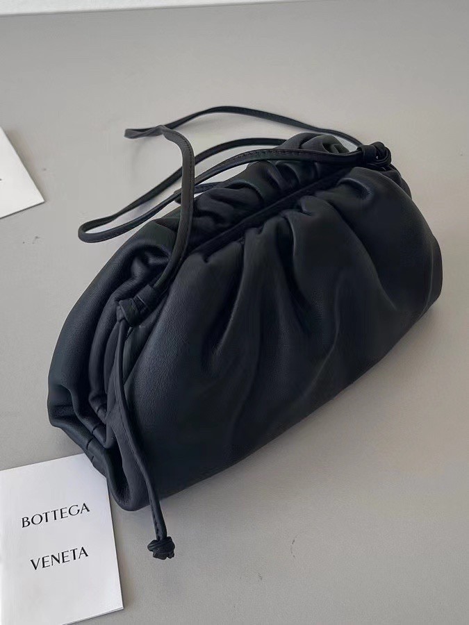 Bottega Veneta Mini Pouch In Black Calfskin 197