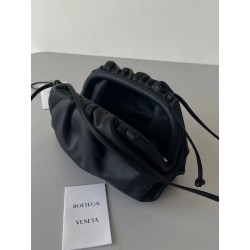 Bottega Veneta Mini Pouch In Black Calfskin 197